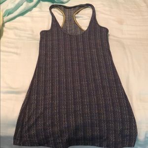 Lululemon tank size 4 great condition!